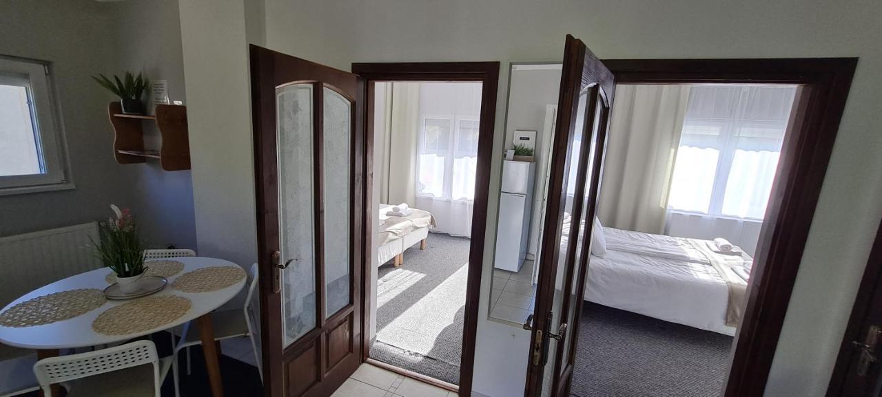 Lugas Apartman Miskolctapolca 2 Haloszoba Dezsa Es Jakuzzi Koezel A Barlangfuerdohoez Exteriör bild