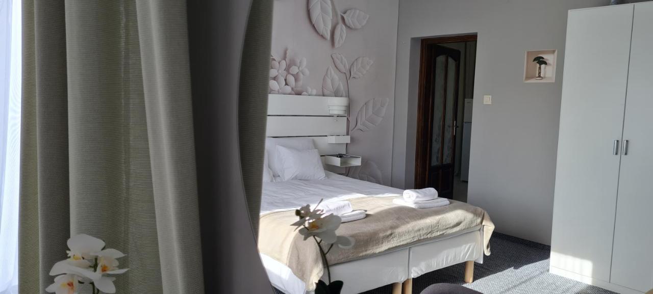 Lugas Apartman Miskolctapolca 2 Haloszoba Dezsa Es Jakuzzi Koezel A Barlangfuerdohoez Exteriör bild