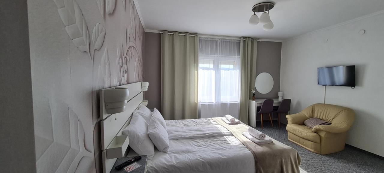 Lugas Apartman Miskolctapolca 2 Haloszoba Dezsa Es Jakuzzi Koezel A Barlangfuerdohoez Exteriör bild