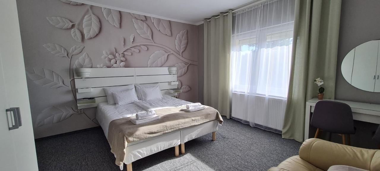 Lugas Apartman Miskolctapolca 2 Haloszoba Dezsa Es Jakuzzi Koezel A Barlangfuerdohoez Exteriör bild