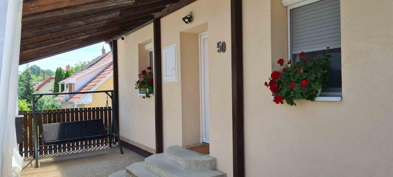 Lugas Apartman Miskolctapolca 2 Haloszoba Dezsa Es Jakuzzi Koezel A Barlangfuerdohoez Exteriör bild