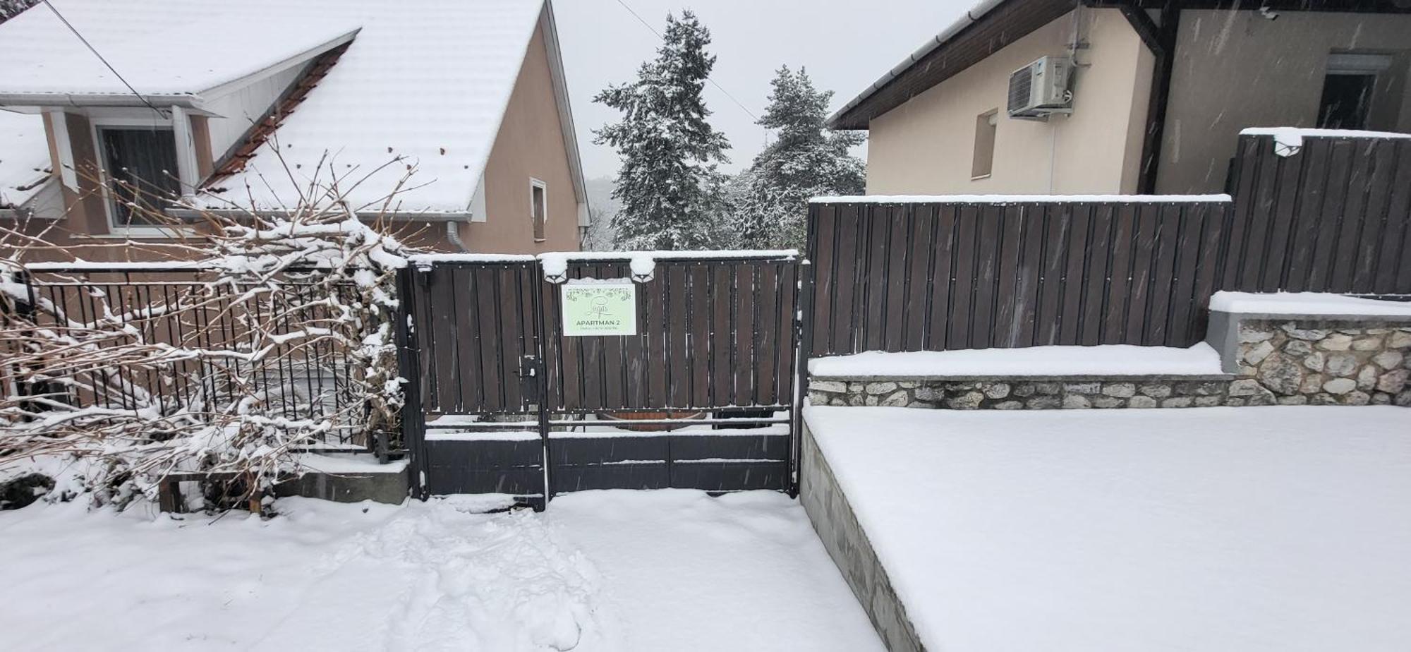Lugas Apartman Miskolctapolca 2 Haloszoba Dezsa Es Jakuzzi Koezel A Barlangfuerdohoez Exteriör bild