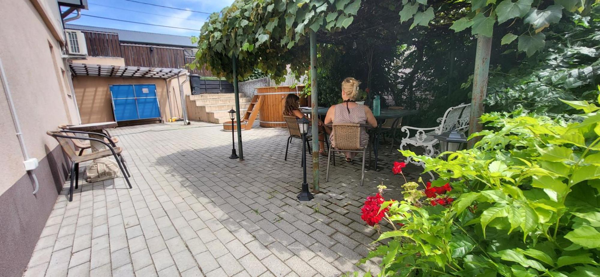 Lugas Apartman Miskolctapolca 2 Haloszoba Dezsa Es Jakuzzi Koezel A Barlangfuerdohoez Exteriör bild